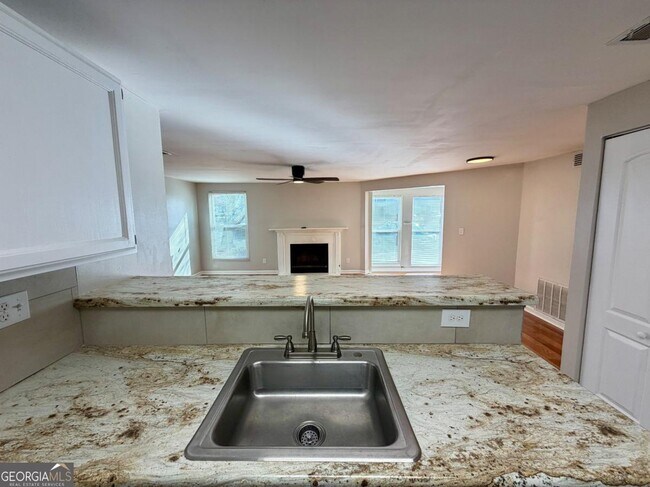 Building Photo - 4267 Parkview Ct