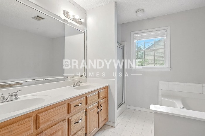 Building Photo - 205 Oak Shores Dr