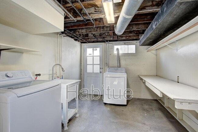 Building Photo - 1000 N 27th St