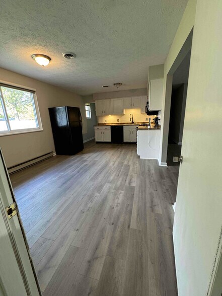 Building Photo - 1149 Navaho Dr