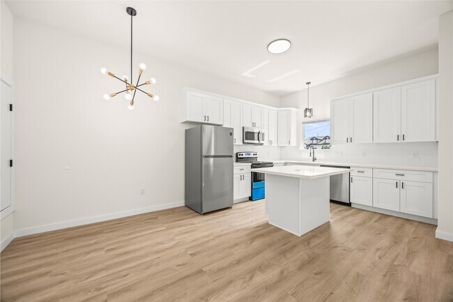 Building Photo - 9709 Pelsey St