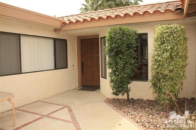 Building Photo - 257 Calle Del Verano