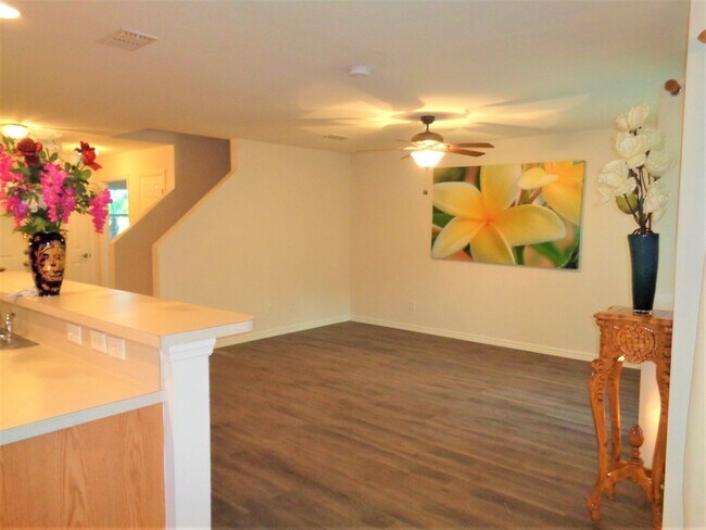 Building Photo - 1636 Pointe W Wy