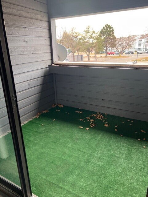 Building Photo - Two Bedroom Condo In DTC! Pool and Tennis Courts! Washer and Dryer In-Unit!