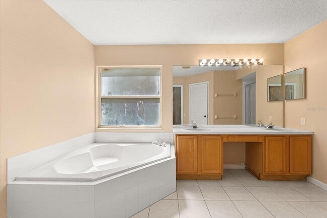 Building Photo - 1793 Pine Bay Dr