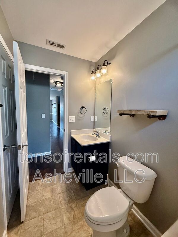 Building Photo - 210 Mud Creek Rd