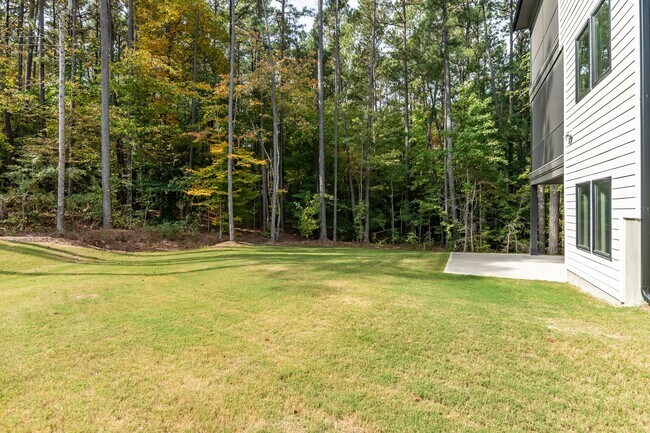 Building Photo - Modern 5-bedroom, 5-bathroom home in Durham