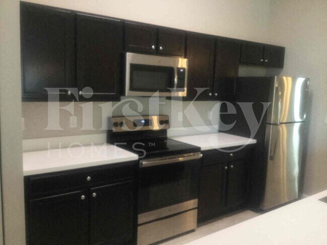 Building Photo - 3549 SW Rosardo St