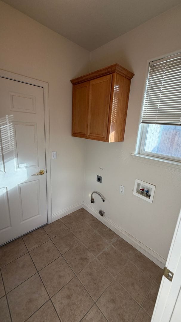 Building Photo - 3 bedroom, 2 bathroom house in Gardnerville