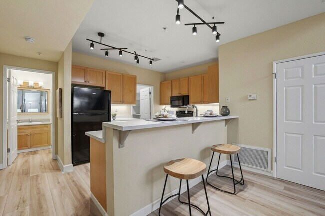 Building Photo - Ryland Mews #111