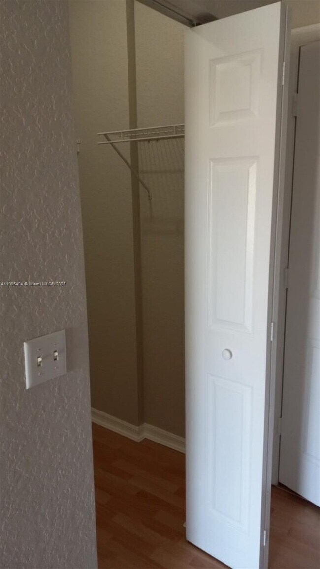 Building Photo - 1212 Belmont Ln