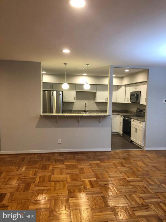 Building Photo - 14 Stonehenge Cir