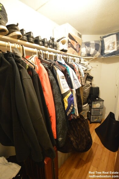 Building Photo - 21 Kinross Rd