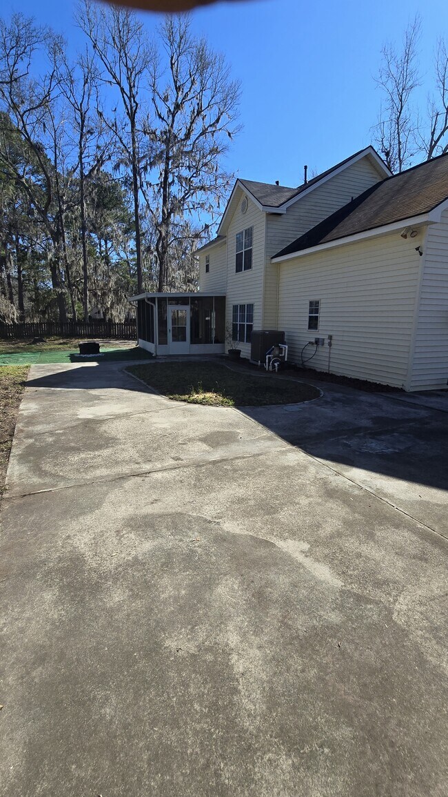 Building Photo - 22 Avocet Way