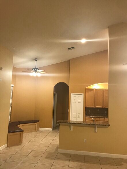 Eat in kitchen area, large ceiling fans in each room - 1751 Crown Hill Blvd