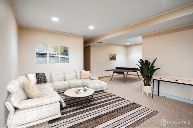 Building Photo - 11 Windsong Cir