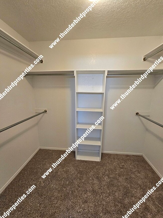 Building Photo - Lovely 3 Bedroom, 2 Bathroom, 2 Car Garage and 1,552 Sq. Ft. Home in Albuquerque.