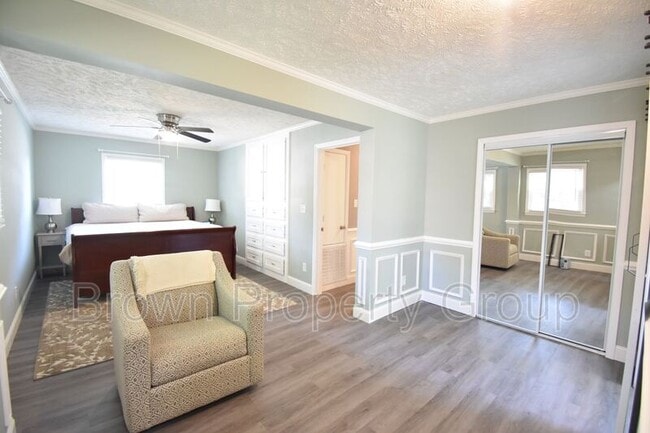 Building Photo - 823 Southview Cir