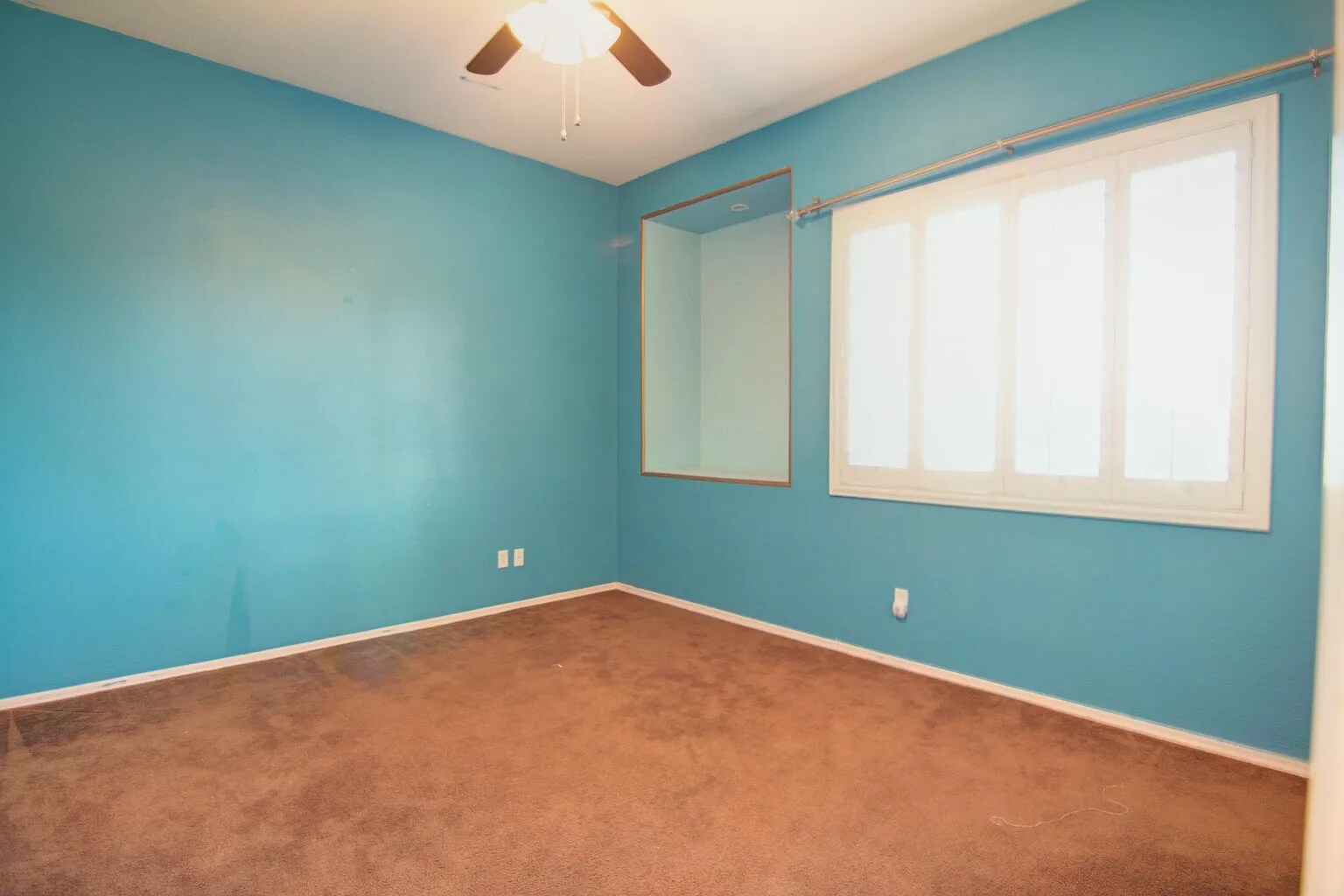 Building Photo - 14596 W Christy Dr