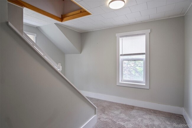 Building Photo - 206 N Troy St