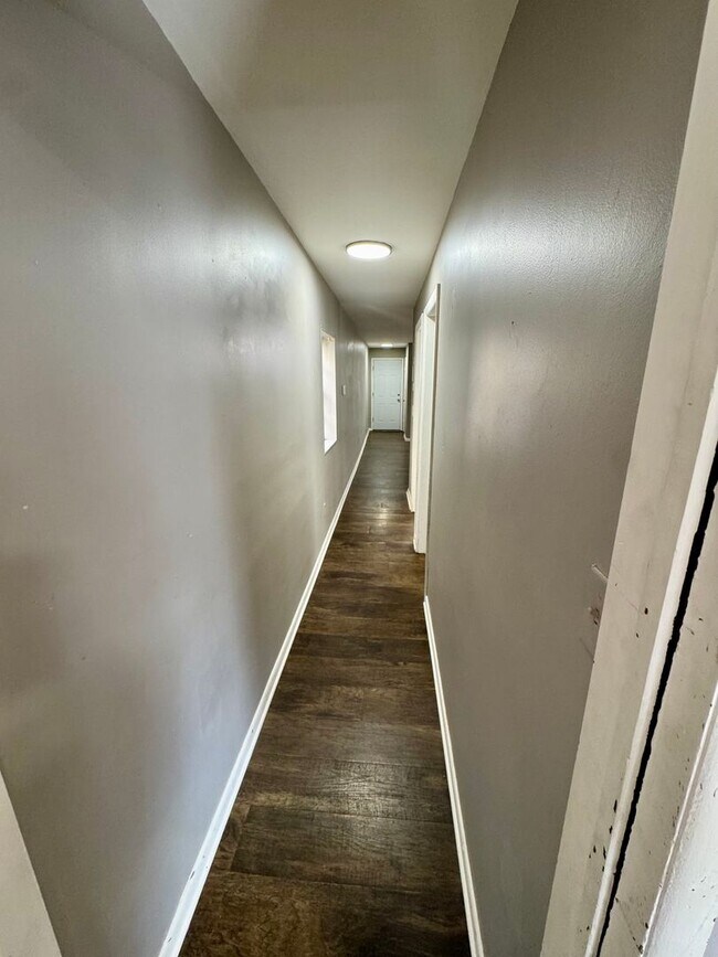 Building Photo - 542 5th Ave