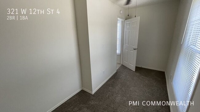 Building Photo - 2 Bed / 1 Bath Apartment (Available 4/10/25)