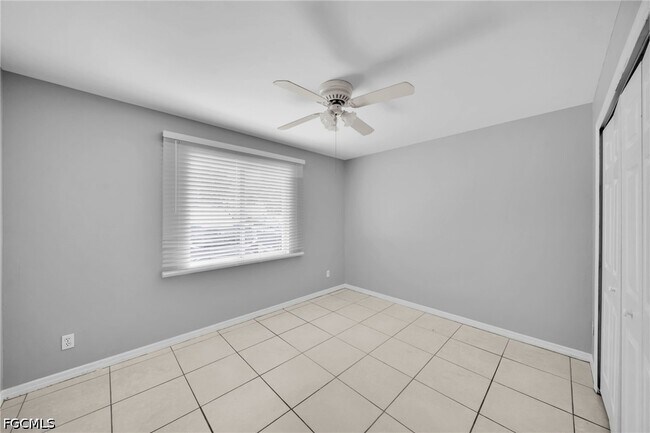 Building Photo - 1407 SE 24th Ave