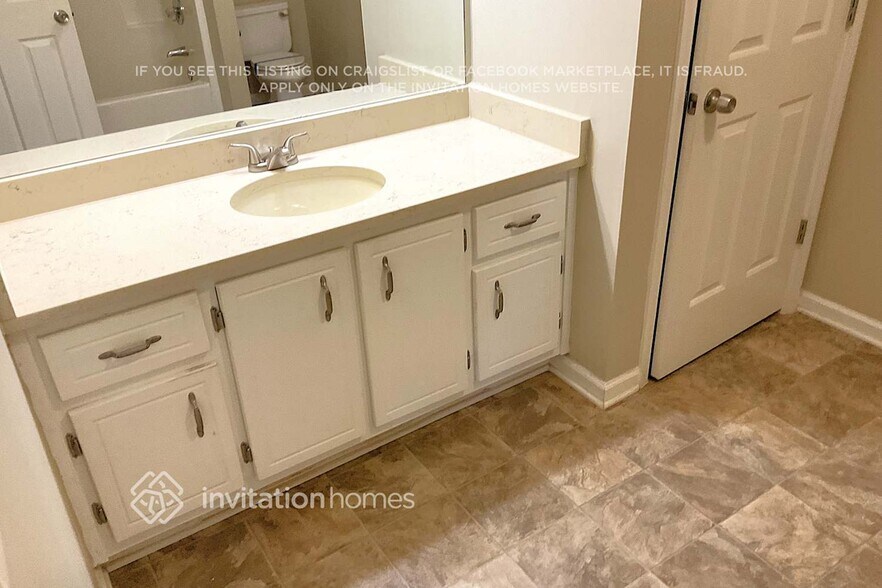 Building Photo - 3808 Mountain View Rd NW