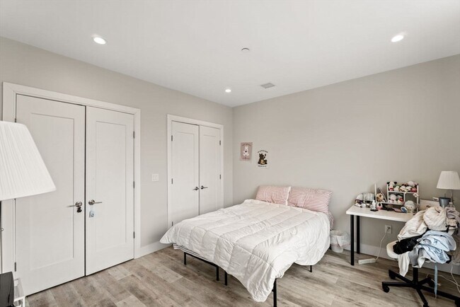 Building Photo - 1457 Tremont St