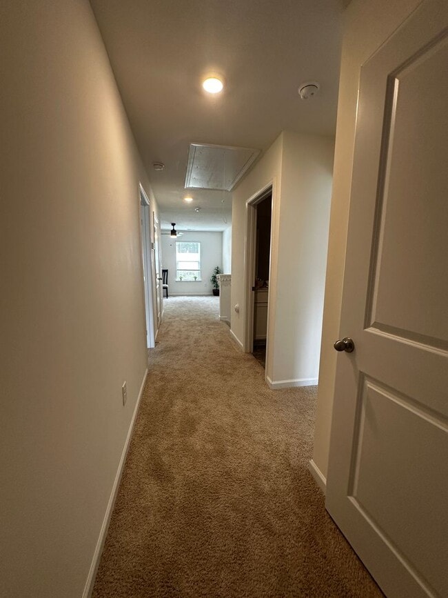 Building Photo - 3 bed/2.5 bath with garage - E Morristown, TN