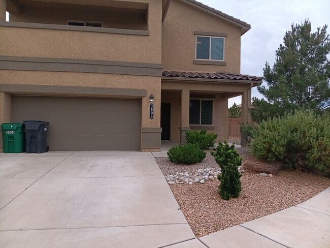 Building Photo - **Beautiful 4 Bedroom Home**Located in Lom...