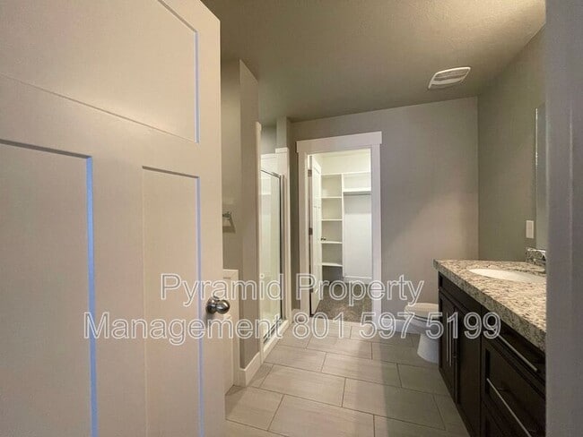 Building Photo - 9257 Ashbourne Dr