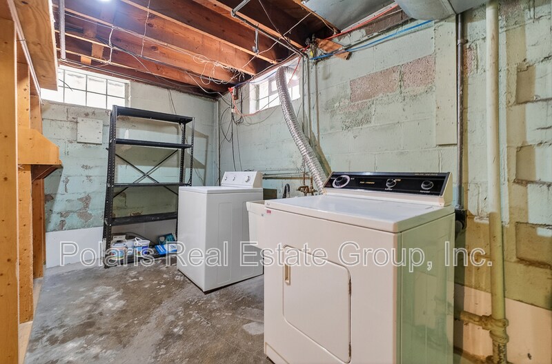 Building Photo - 717 E 60th St