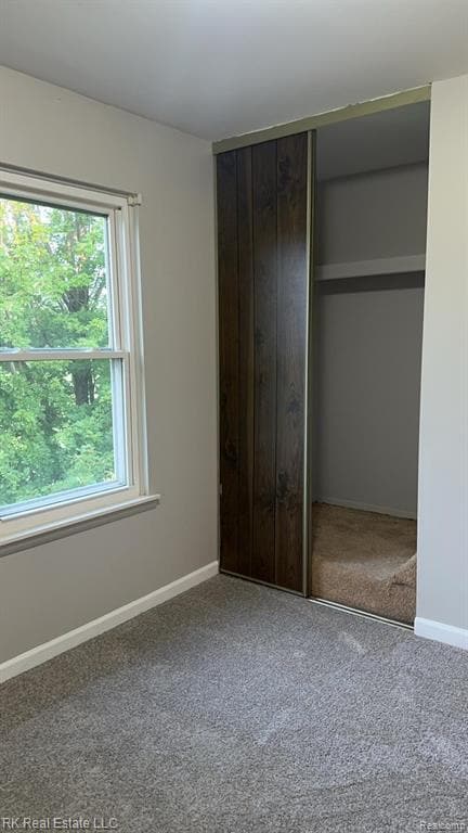 Building Photo - 2824 Roundtree Dr