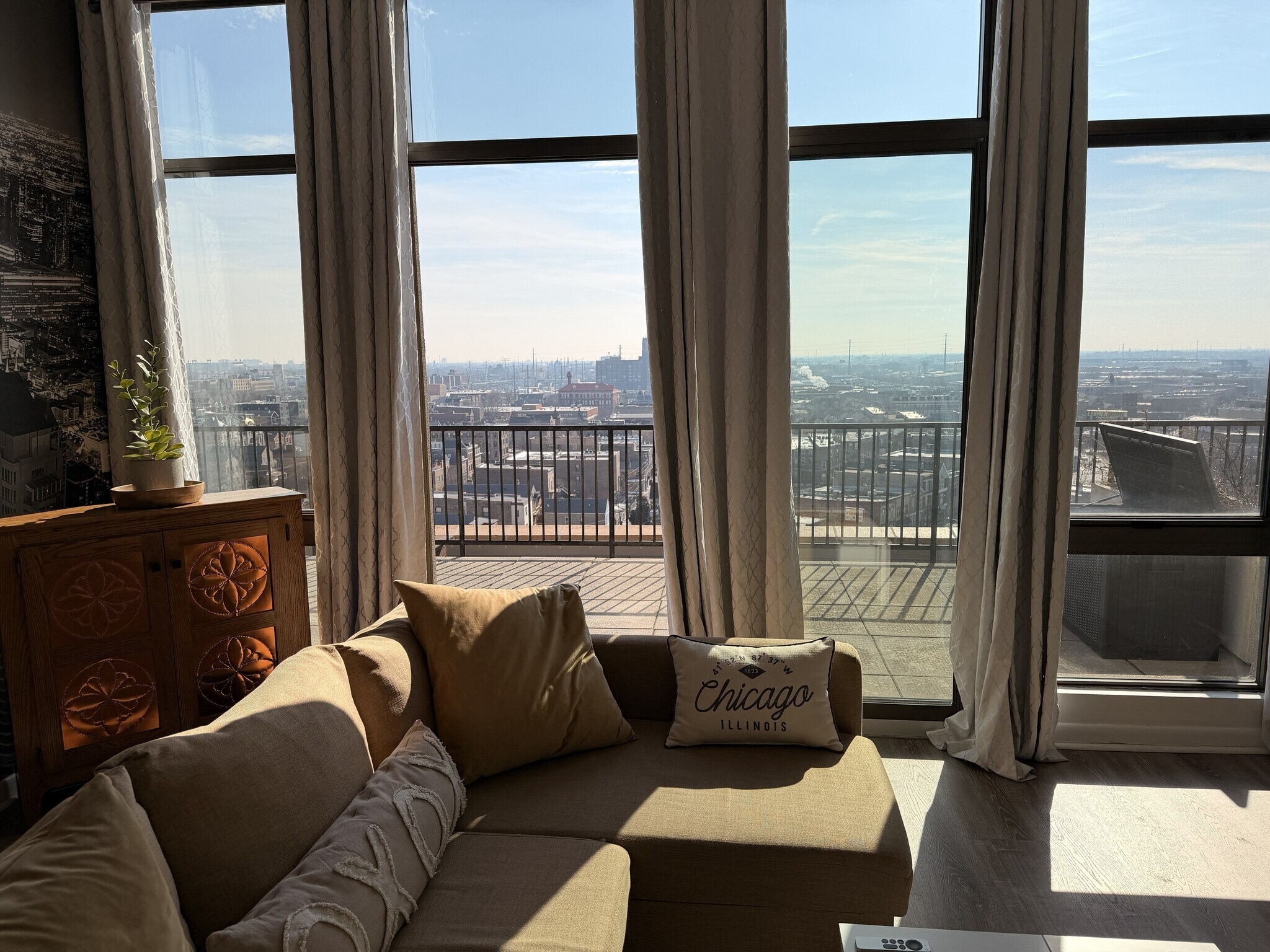 Building Photo - 1550 S Blue Island Ave