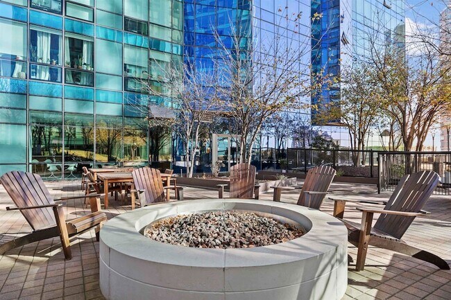 Building Photo - 77 Hudson St