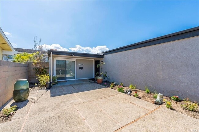 Building Photo - 1916 W 231st St