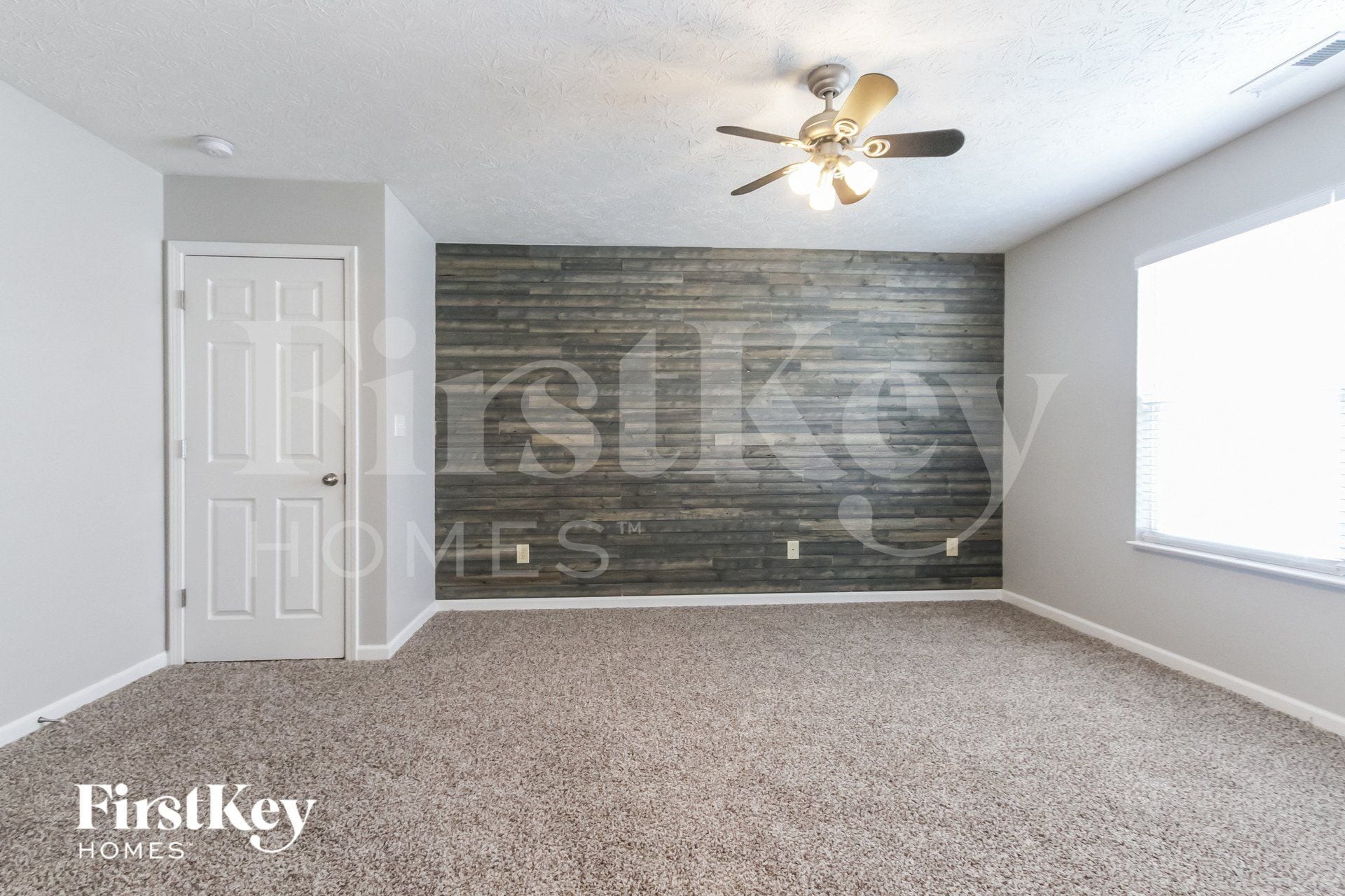 Building Photo - 2116 Willow Oak Ct