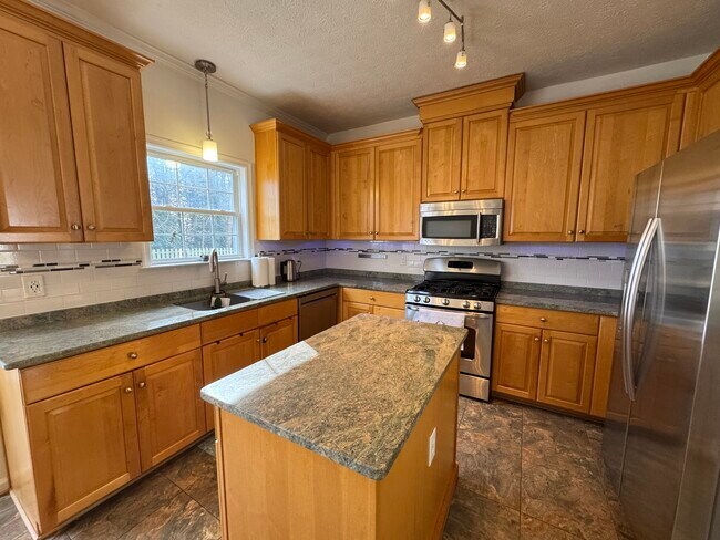 Building Photo - 307 Ludlow Dr