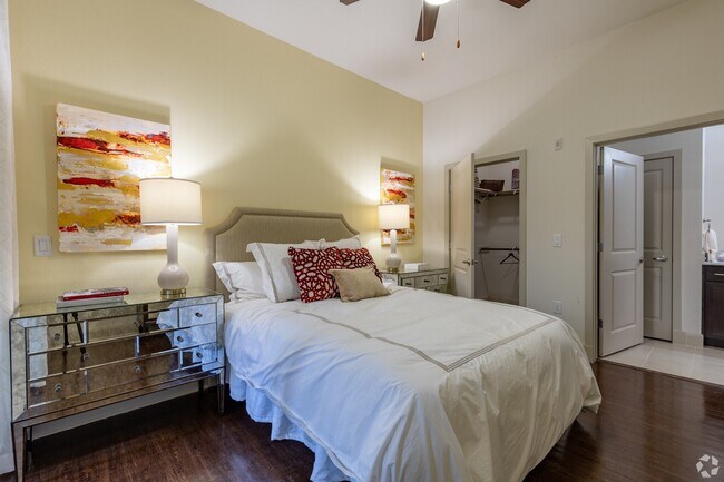 Building Photo - Now Leasing – Spacious Modern Apartments!