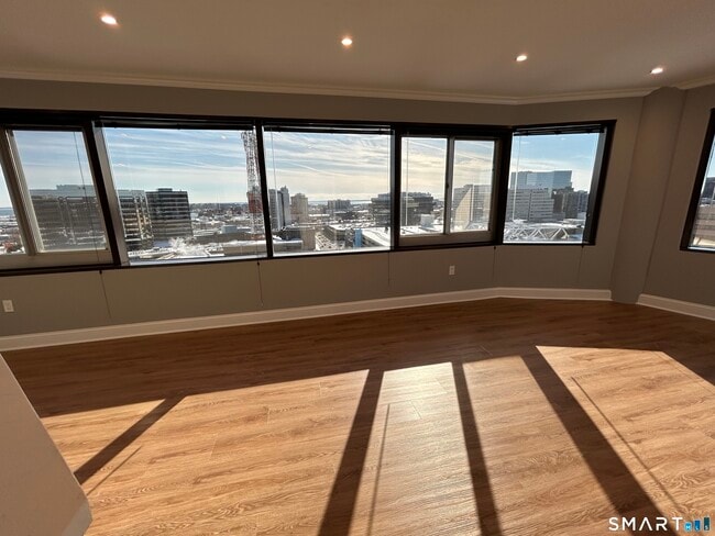 Building Photo - 127 Greyrock Pl