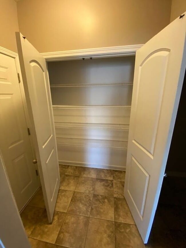 Building Photo - Limited-Time Move-in Specials - Plantation Estates