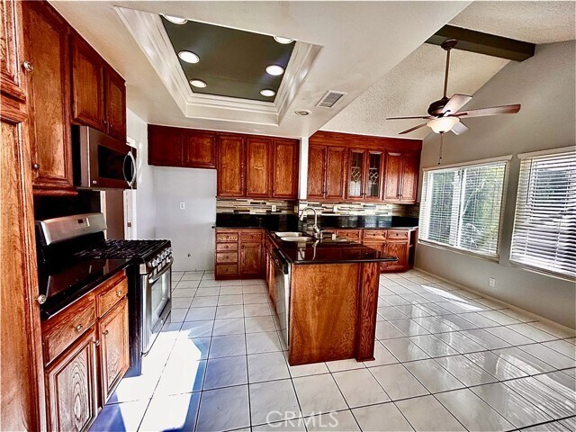 Building Photo - 10 Bluff Point Cir