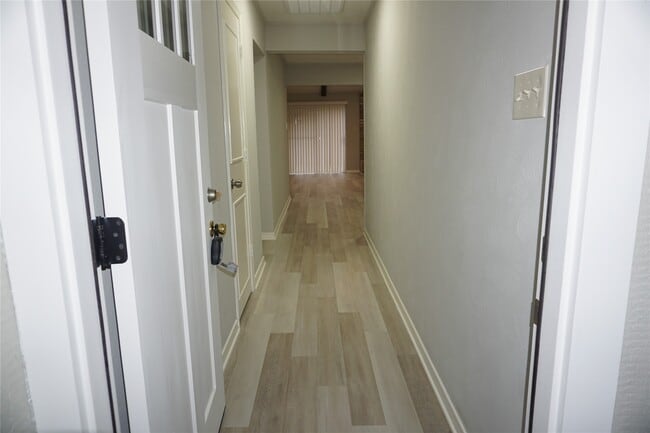 Building Photo - 1915 Normal Park Dr