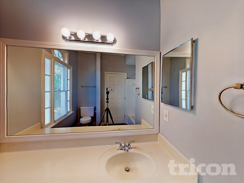Building Photo - 730 Sugar Springs Ln SW