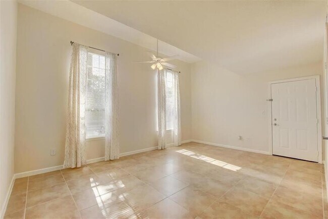Building Photo - 1000 Crystal Way