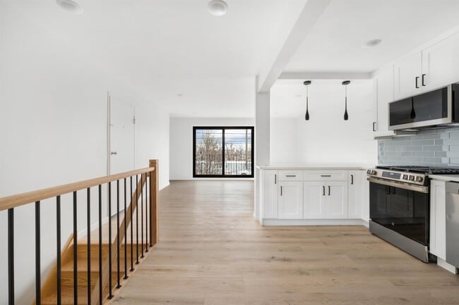 Building Photo - 503 Palisade Ave