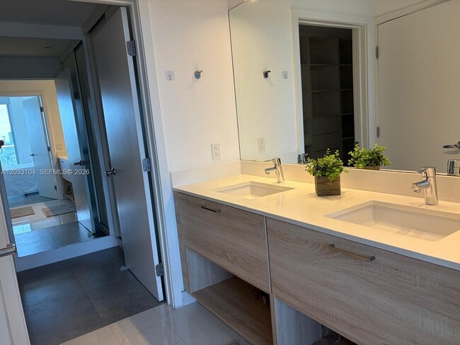Building Photo - 16385 Biscayne Blvd
