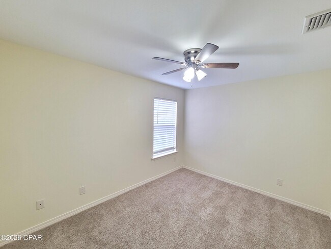 Building Photo - 3225 Azalea Cir