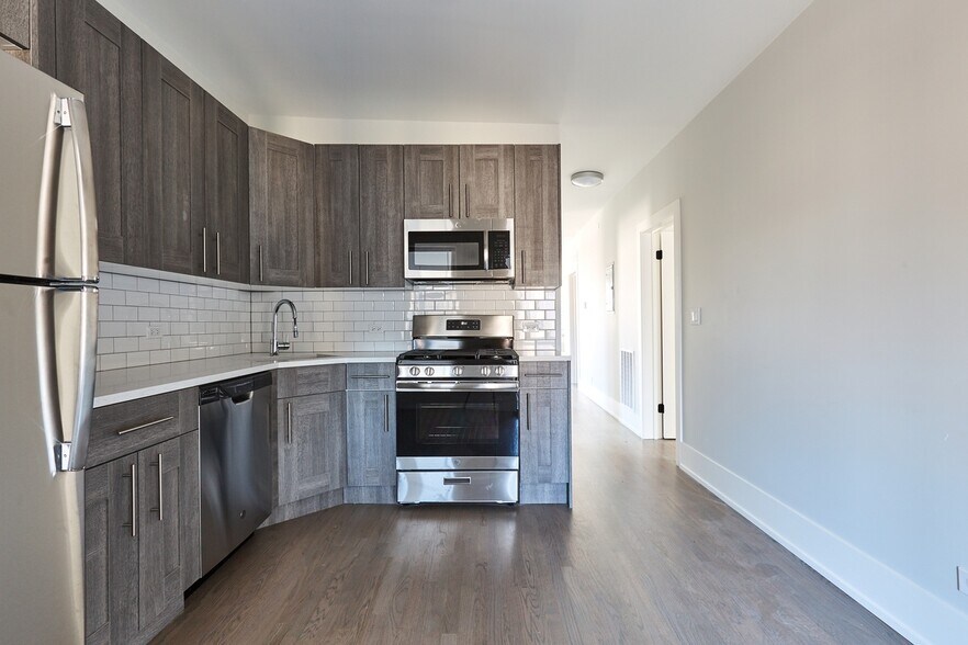 Building Photo - 2224 N Kimball Ave